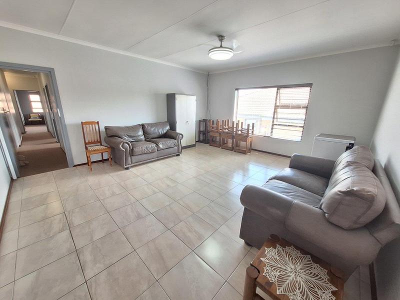 4 Bedroom Property for Sale in Fraaiuitsig Western Cape
